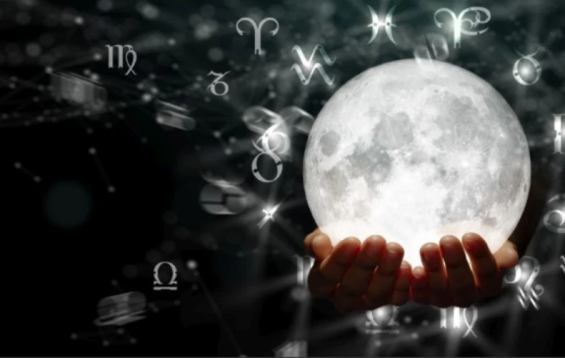 12 различни Луни, които влияят на зодиите