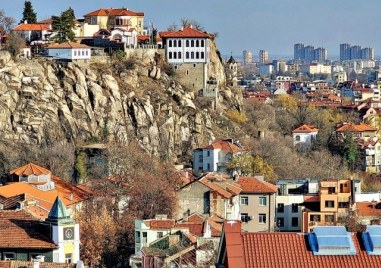 Предимно облачна събота в Пловдив, температурите леко се повишават