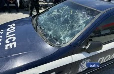 Арестант строши патрулка и рани полицай при опит за бягство, изправят го пред съда в Пловдив