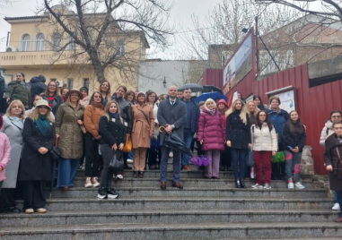 116 години традиции: СУ „Пейо Кр. Яворов“ в Пловдив отбеляза патронния си празник с „Яворова седмица“