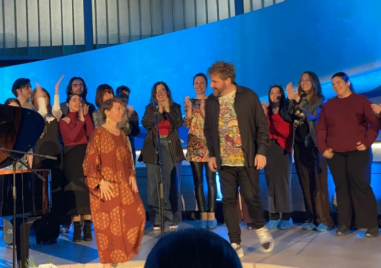 Млади джаз музиканти на една сцена със звездите Гретчен Парлато и Тейлър Ейгсти