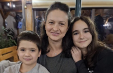 Майка на две деца от Пловдив се бори с рак и има нужда от помощ