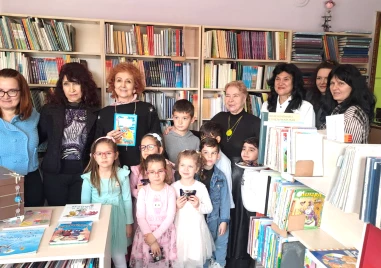 Деца и учители от ДГ „Щастливо детство“ посетиха Народната библиотека „Иван Вазов“