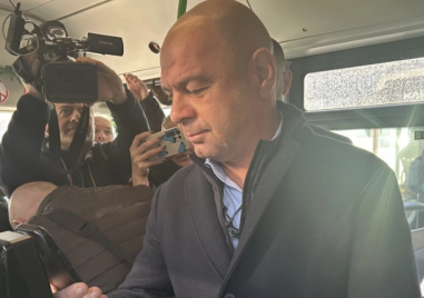 Кметът: До дни ще завършим поръчката за градските автобуси