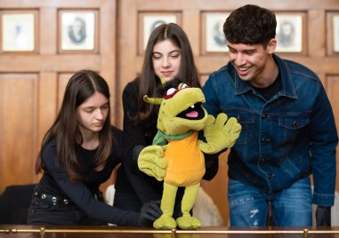 НГСЕИ се сдоби с нова сграда в сърцето на Стария град