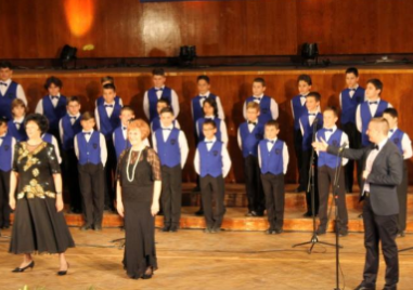 Удостояват Милка Толедова и Юлия Петрова с Почетна значка на Пловдив