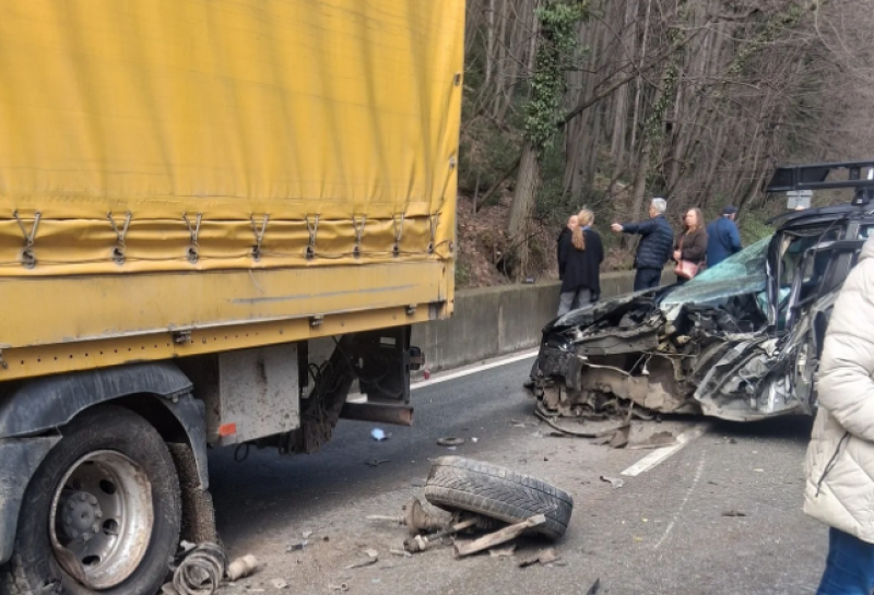 Тежка катастрофа стана на пътя между Бачково и Асеновград