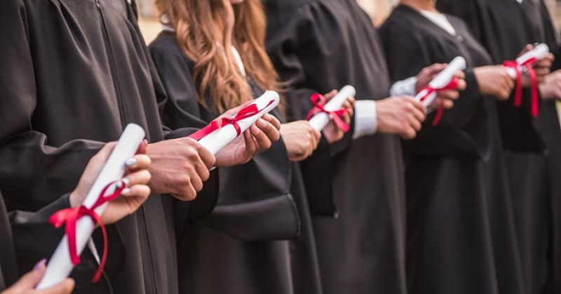 Вдигат студентските такси от догодина