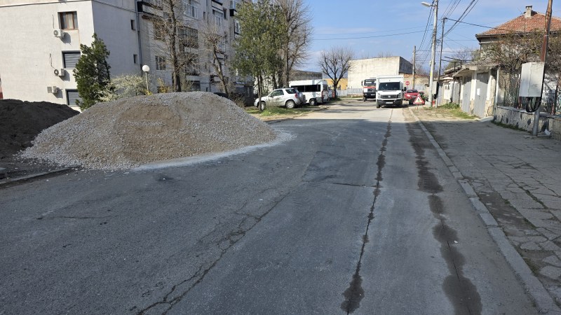 Започна ремонтът на ул. „Христо Ботев“ в Карлово