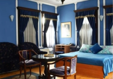 Пускат хотел в Стария град на търг, търсят наематели и за заведения