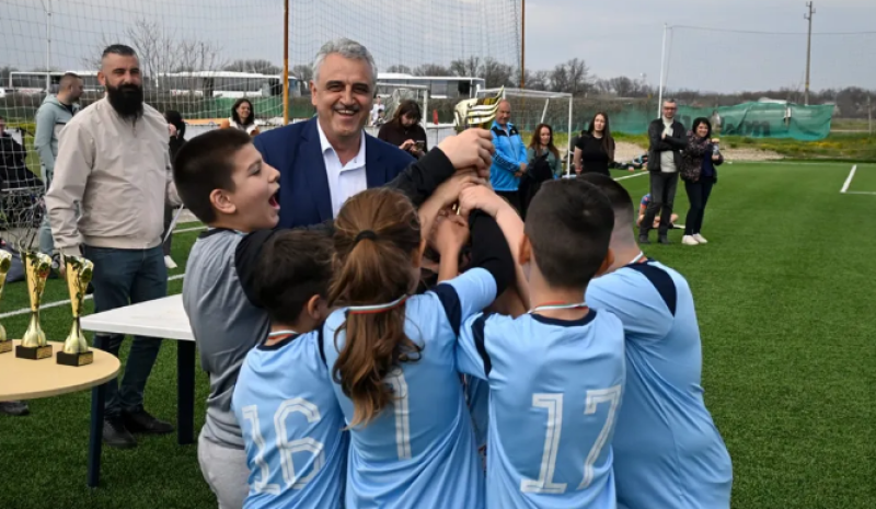 Отборът на ОУ “Св. Климент Охридски“ - Скутаре и Йоана Тодорова спечелиха златните медали на спортния празник на Община Марица