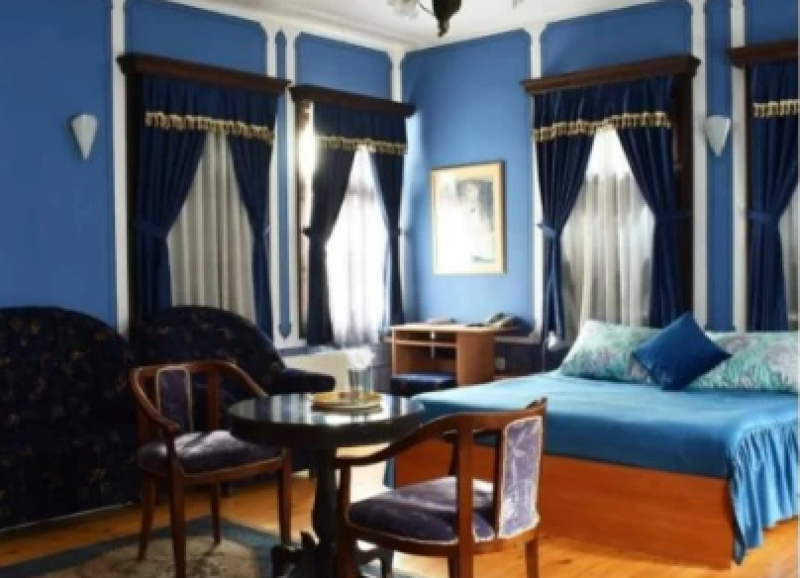 Пускат хотел в Стария град на търг, търсят наематели и за заведения