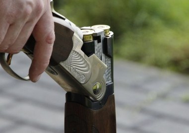 Пловдивчанин се напи и взе да стреля от терасата си с пушка