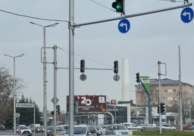 Подмениха светофара на кръстовището на „Цариградско шосе“ и „Освобождение“