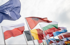 На този ден: България влиза в НАТО