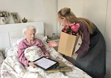 100-годишен юбилей отпразнува баба Дена от район “Северен“ - и до днес я вълнува политиката