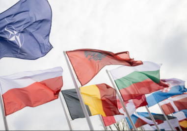 На този ден: България влиза в НАТО