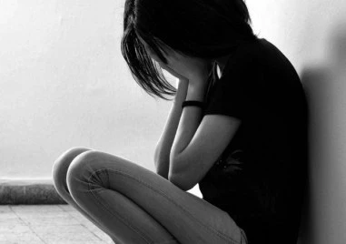 Тихият вик на едно поколение: Защо все повече тийнейджъри губят битката със себе си?