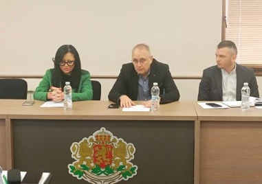 Областният управител на Пловдив отчете напредък по Механизма за връщане на децата в клас