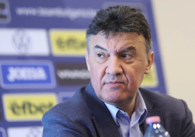 Почина Боби Михайлов