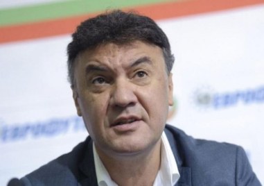 ФИФА и УЕФА почетоха паметта на Боби Михайлов
