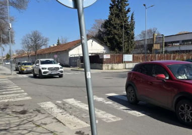 Три фирми искат да правят светофарна уредба на кръстовище в “Източен“