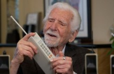 На този ден: Направено първото обаждане от мобилен телефон