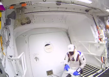 Астронавтите се сблъскаха с проблем след излитането на Artemis II