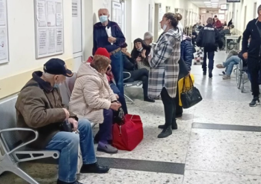 Главоболие, кашлица и температура: Вирус пълни кабинетите в Пловдив