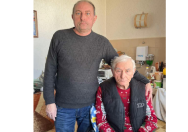 Мъж има нужда от подкрепа, за да се грижи за болния си баща