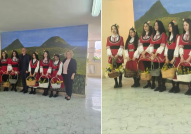 Лазарки гостуваха на Общината в Брезово