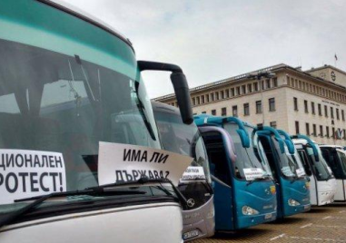Превозвачите заплашват да блокират ключови линии, включително и Пловдив-София