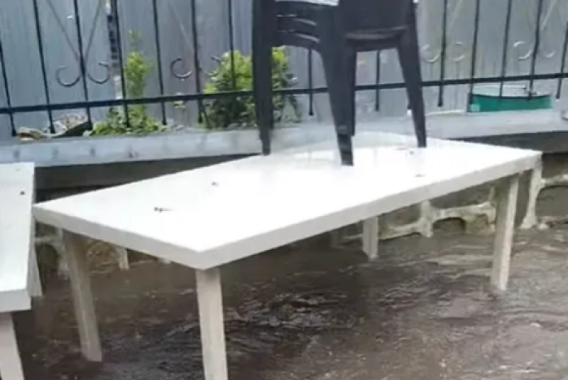 Напрегната нощ в Бачково след наводнението