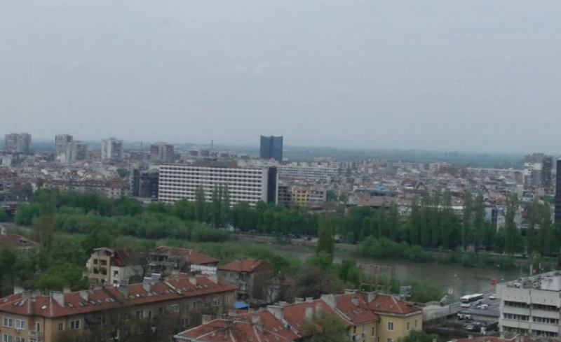 Втори ден без вода по високите етажи в Пловдив, още се работи по голямата авария