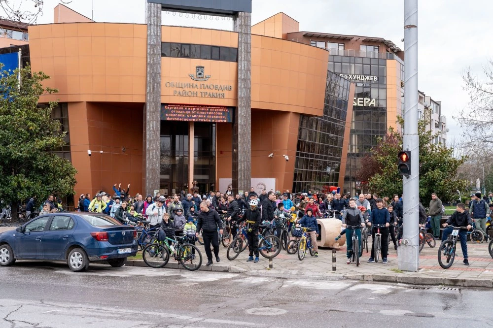„Тракия“ отново на колела: Стотици се включиха във велошествие с празничен дух и много награди