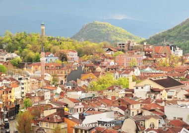 Слънчев и наистина пролетен понеделник в Пловдив