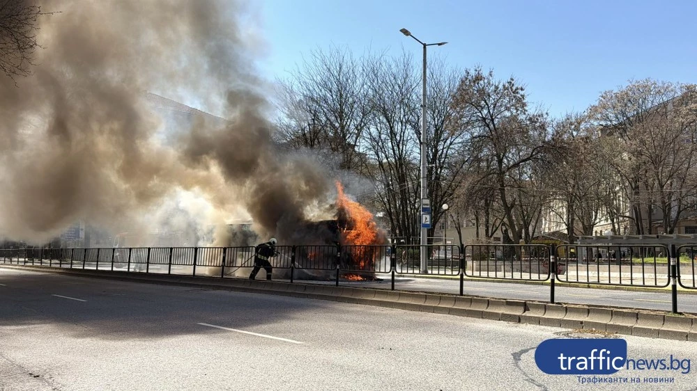 Шофьорът на пламналия градски автобус в Пловдив: Изведнъж се запали, не зная как