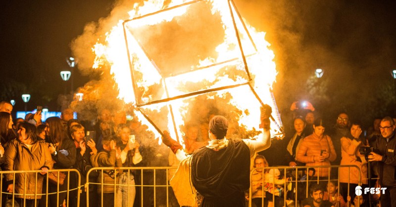 Изумителният огнен спектакъл „Изкушение“ идва в Пловдив