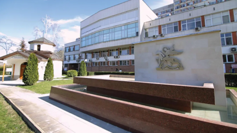 Лекари от УМБАЛ “Свети Георги“ спасиха пациент с животозастрашаваща коремна травма