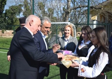 Модерно мини футболно игрище бе открито в Манолско Конаре