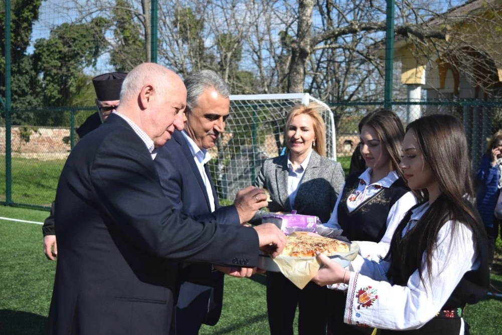 Модерно мини футболно игрище бе открито в Манолско Конаре