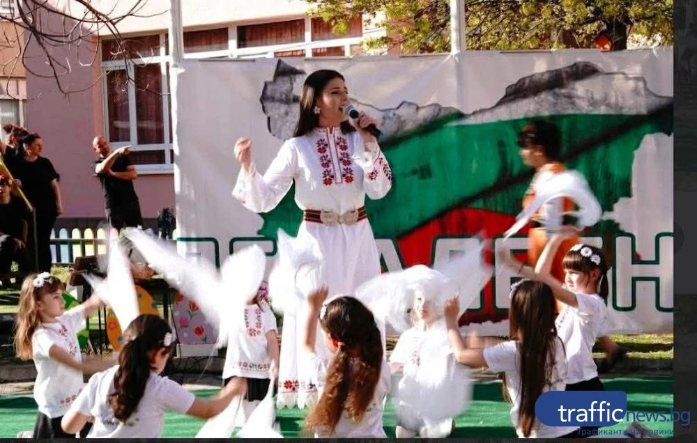 Великденска хоротека събра поколения в Пловдив СНИМКИ