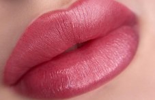 Майки и дъщери с нови устни преди баловете, лекари предупреждават в Пловдив за опасни корекции