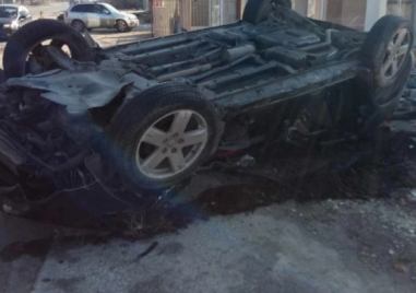 Има пострадал след катастрофа на околовръстния път на Карлово