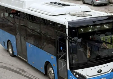 Инцидент затрудни движението по улица в Асеновград