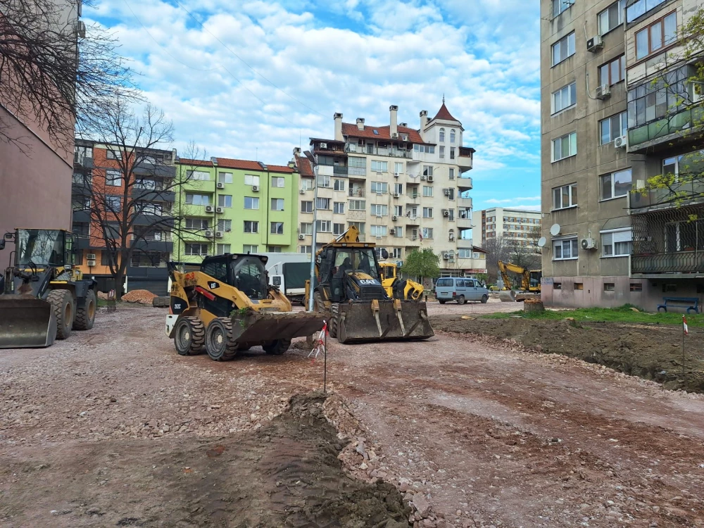 Жителите на ул. “Пепелаша” ще се радват на напълно обновено междублоково пространство