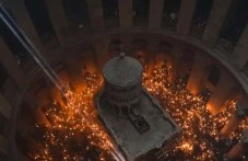 blagodatniiat-ogan-yerusalim-pristigna-878.webp
