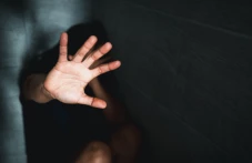 Условна присъда за непълнолетен след серия от посегателства над 13-годишно момиче в Пловдив