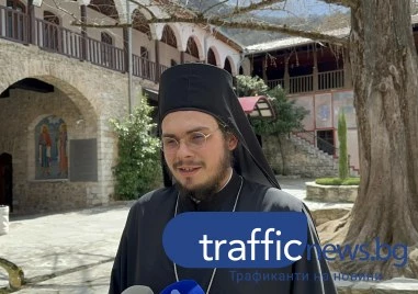 Йеромонах Евтимий: Нека никога не угасва в нас пасхалната светлина и надеждата във възкресението ВИДЕО