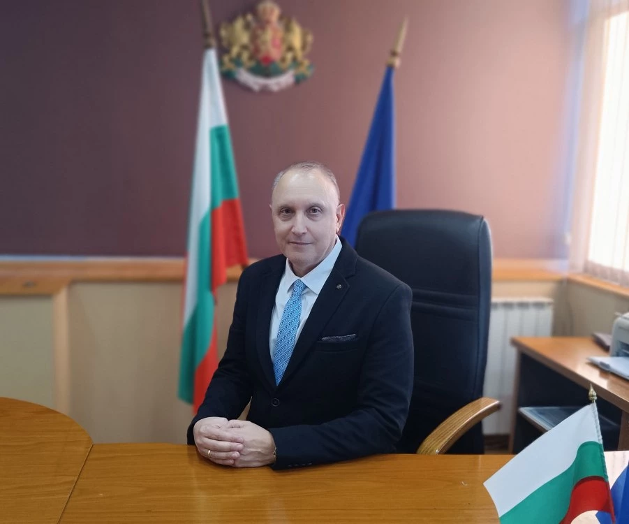 Областният управител на Пловдив: Нека Христовата любов осветява пътя Ви и Ви вдъхновява всеки ден.